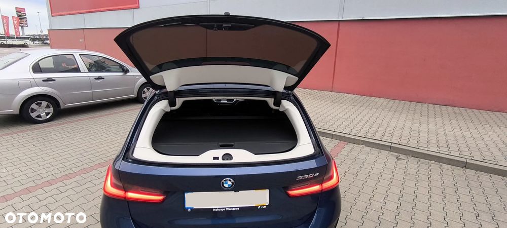 BMW Seria 3 330e Luxury Line - 16