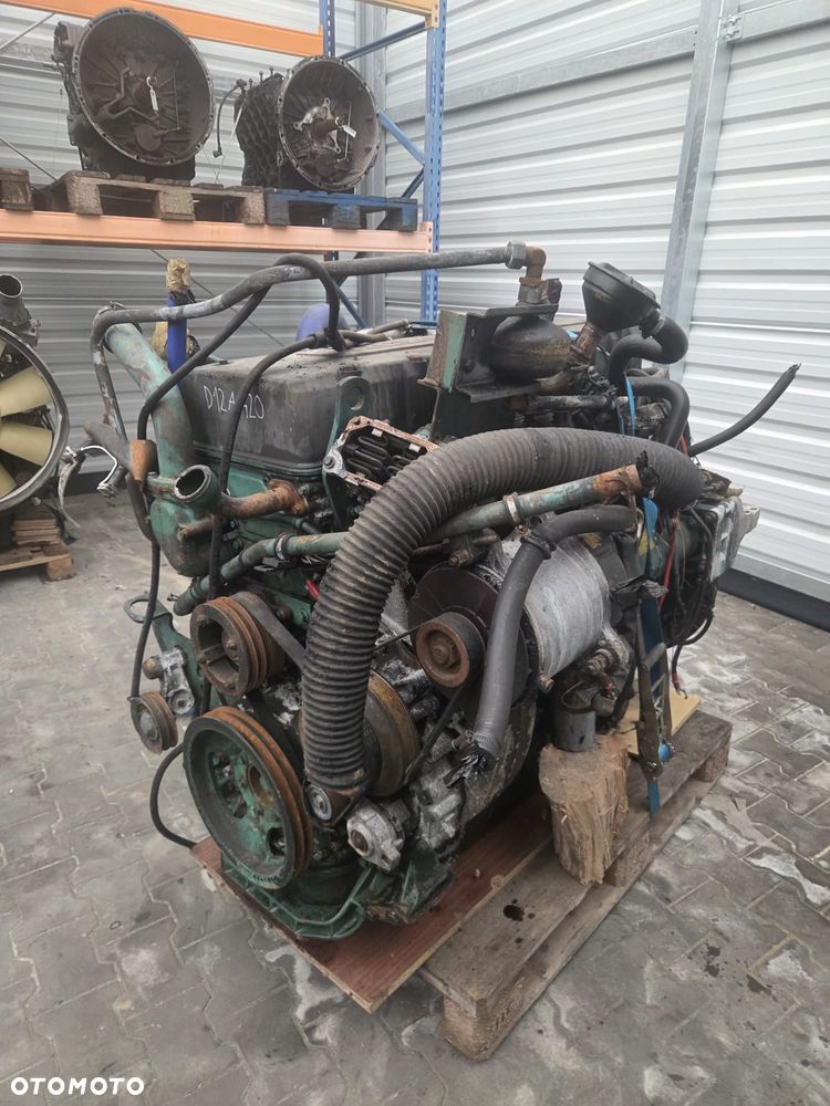 SILNIK KOPARKA VOLVO D12A D12D - 9