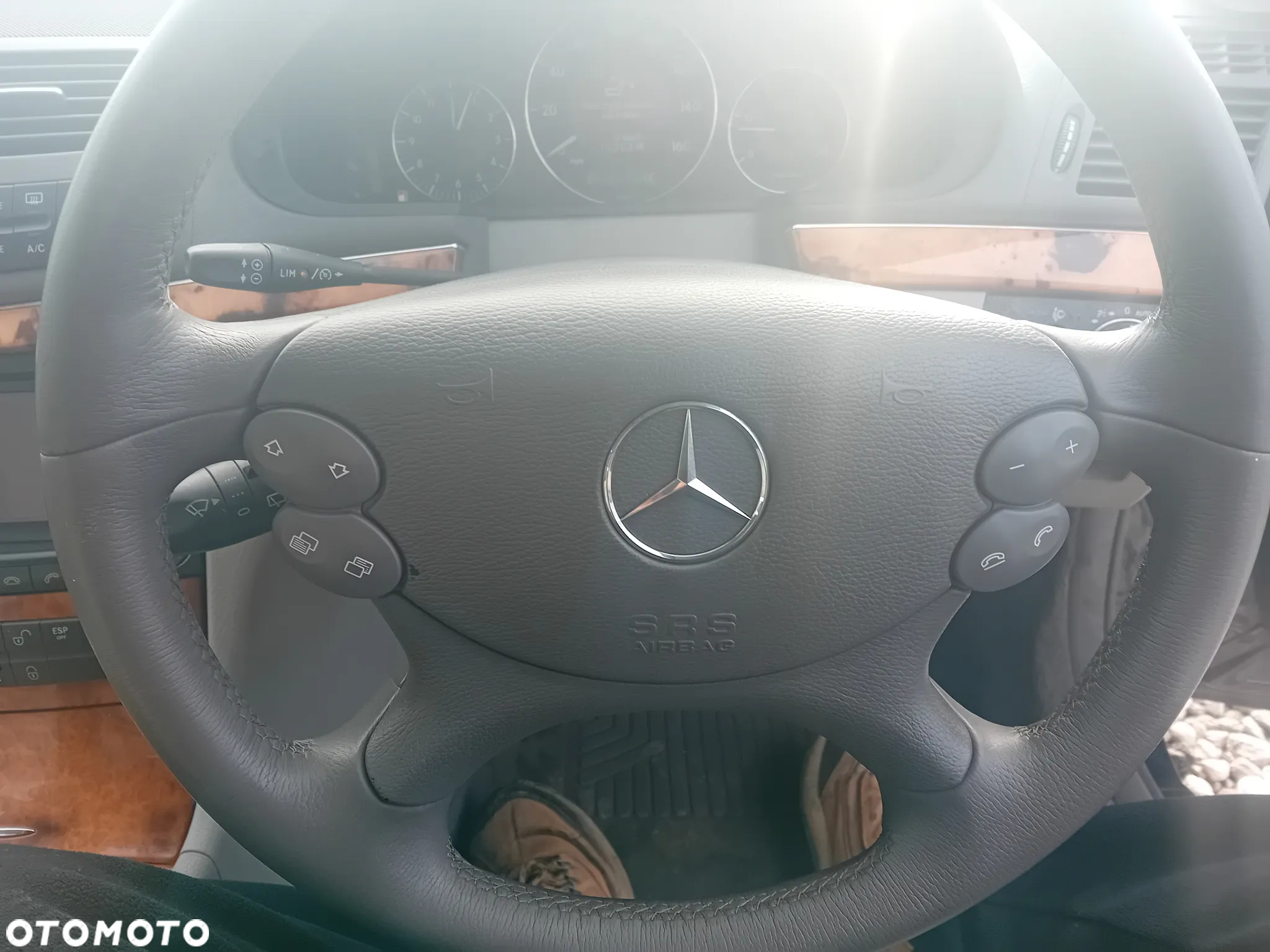Mercedes-Benz Klasa E - 23