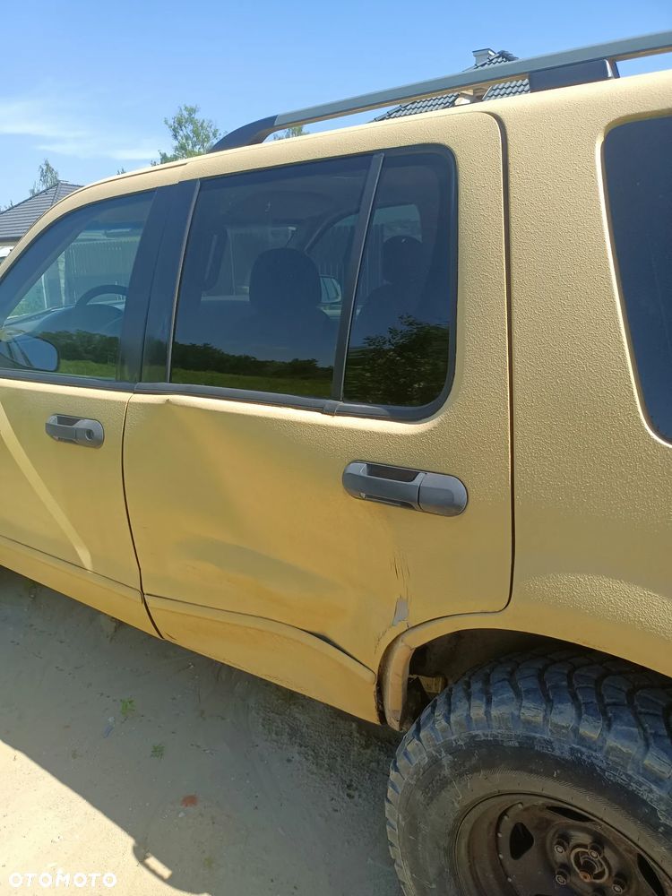 Ford Explorer - 11