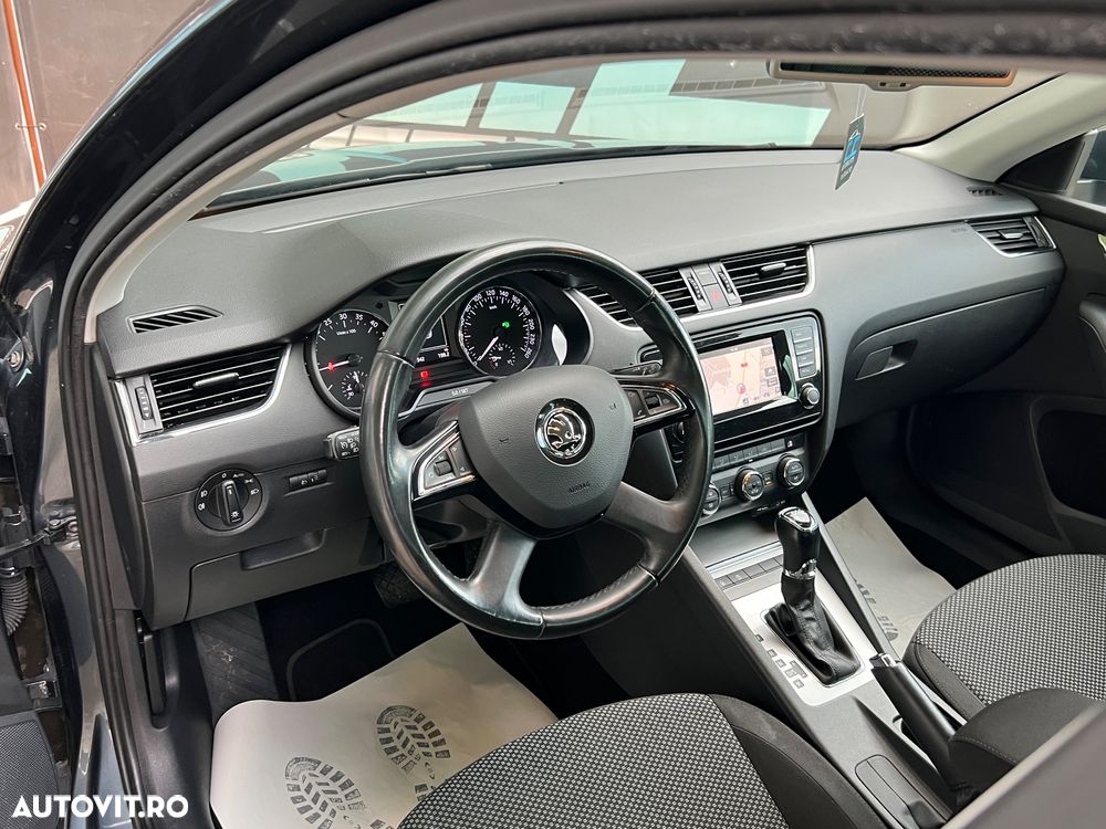 Skoda Octavia 2.0 TDI (Green tec) DSG Style - 10