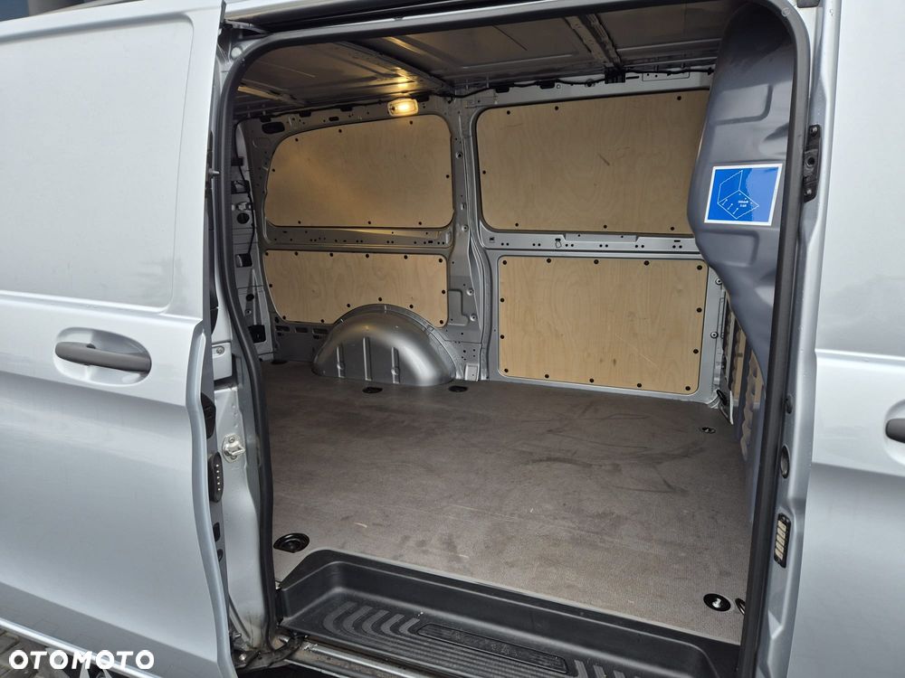 Mercedes-Benz Vito Furgon 119 4x4 SELECT - 17