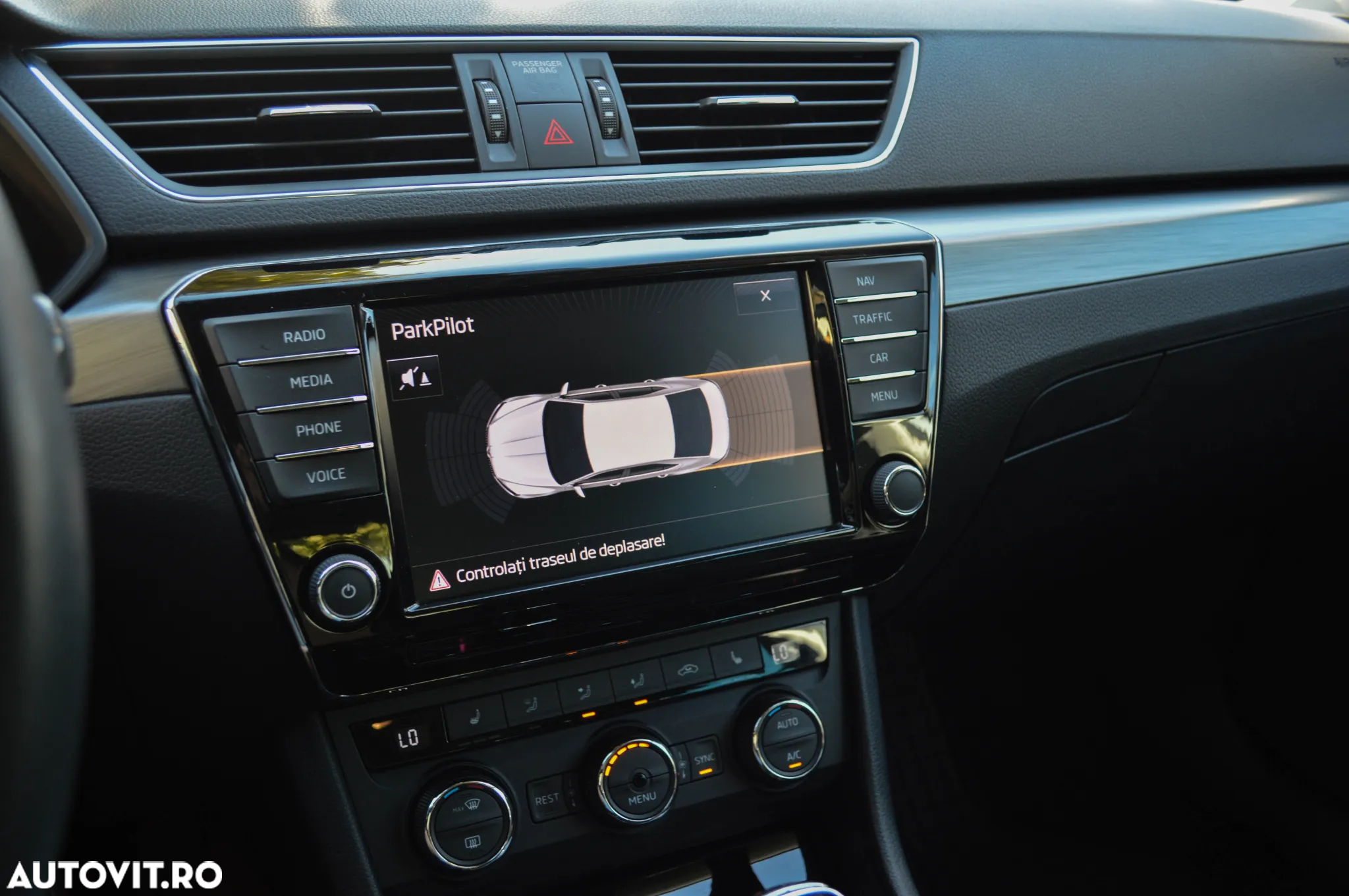 Skoda Superb 2.0 TDI DSG Ambition - 6