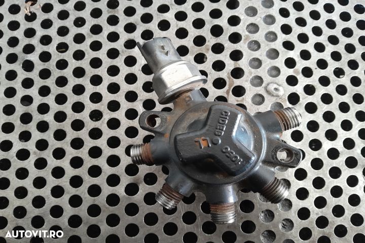 Rampa injectoare R9144Z020D R9144Z020D Ford Focus 1 [1998 - 2004] wag - 1