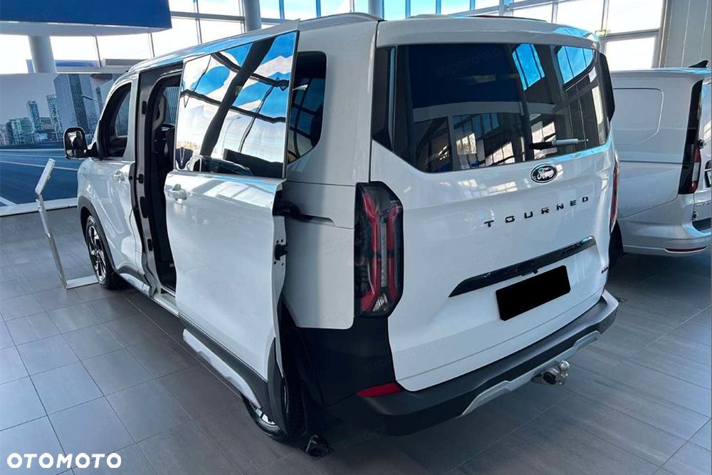 Ford Tourneo Custom - 4