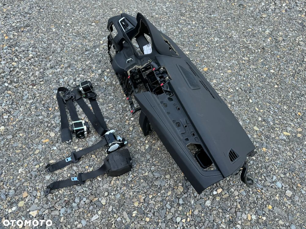 DESKA KONSOLA KOKPIT PODUSZKA PASY BMW F45 F46 ORYGINALNA - 10