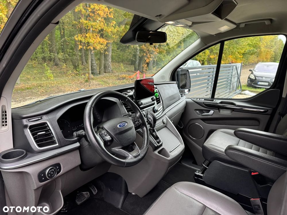 Ford Tourneo Custom - 19