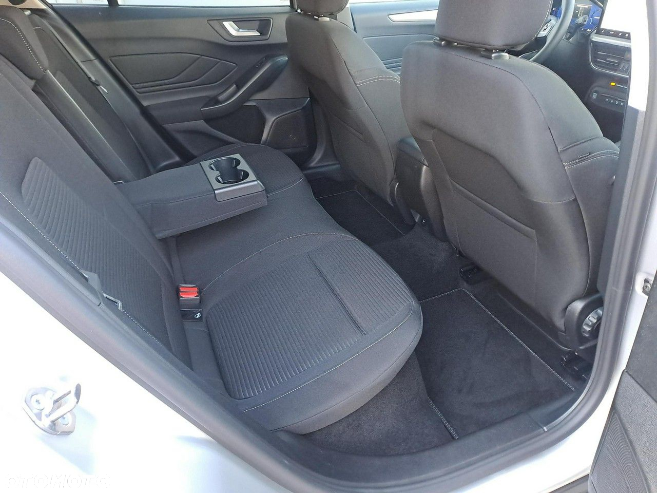 Ford Focus 1.0 EcoBoost mHEV Titanium - 12