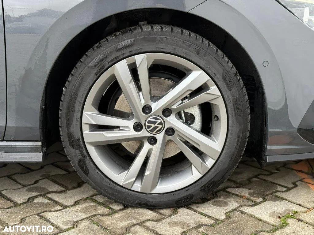 Volkswagen Golf 1.5 eTSI ACT DSG MHEV R-Line - 23