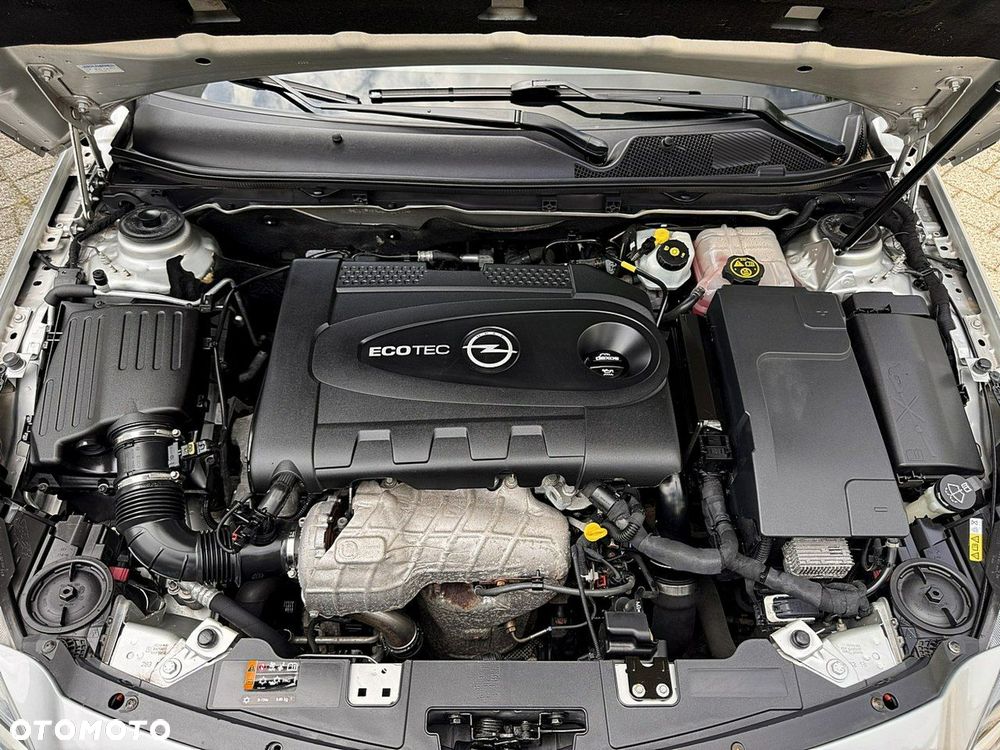 Opel Insignia - 16
