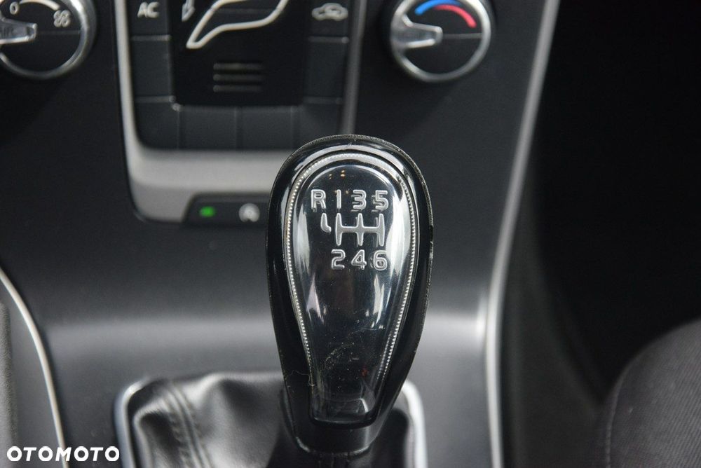 Volvo V40 D2 - 21
