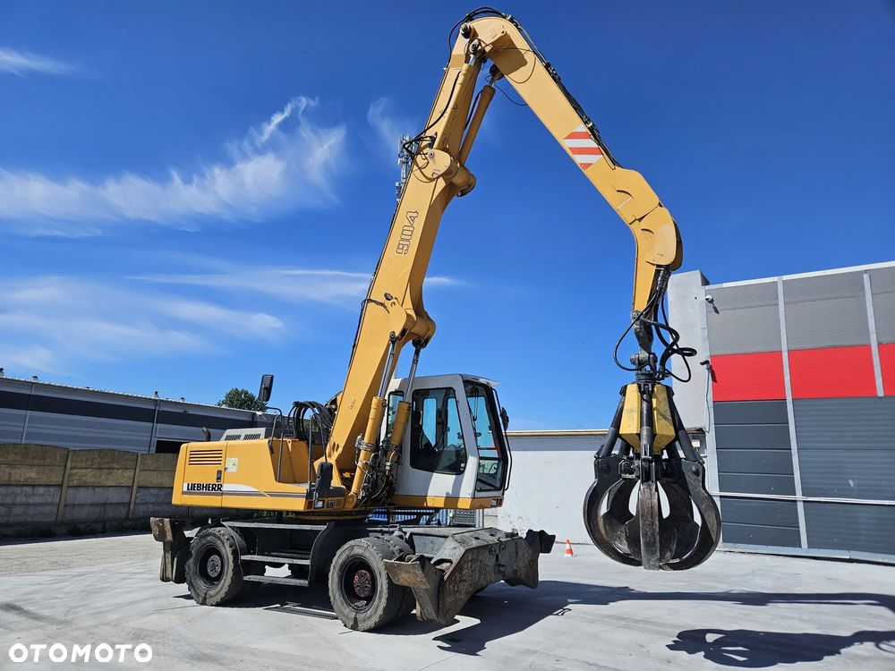 Liebherr A904 - 2