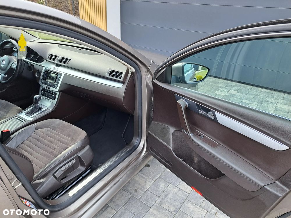 Volkswagen Passat 2.0 TDI DSG BlueMotion Technology Highline - 23