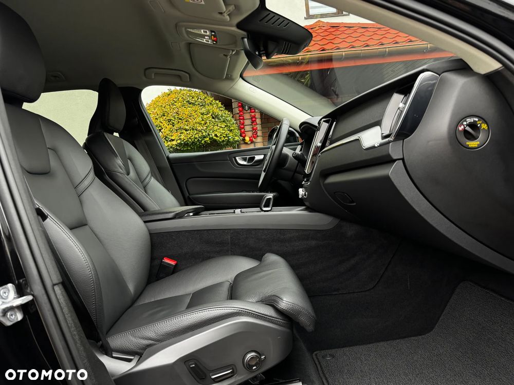 Volvo XC 60 B5 B AWD Geartronic RDesign - 9