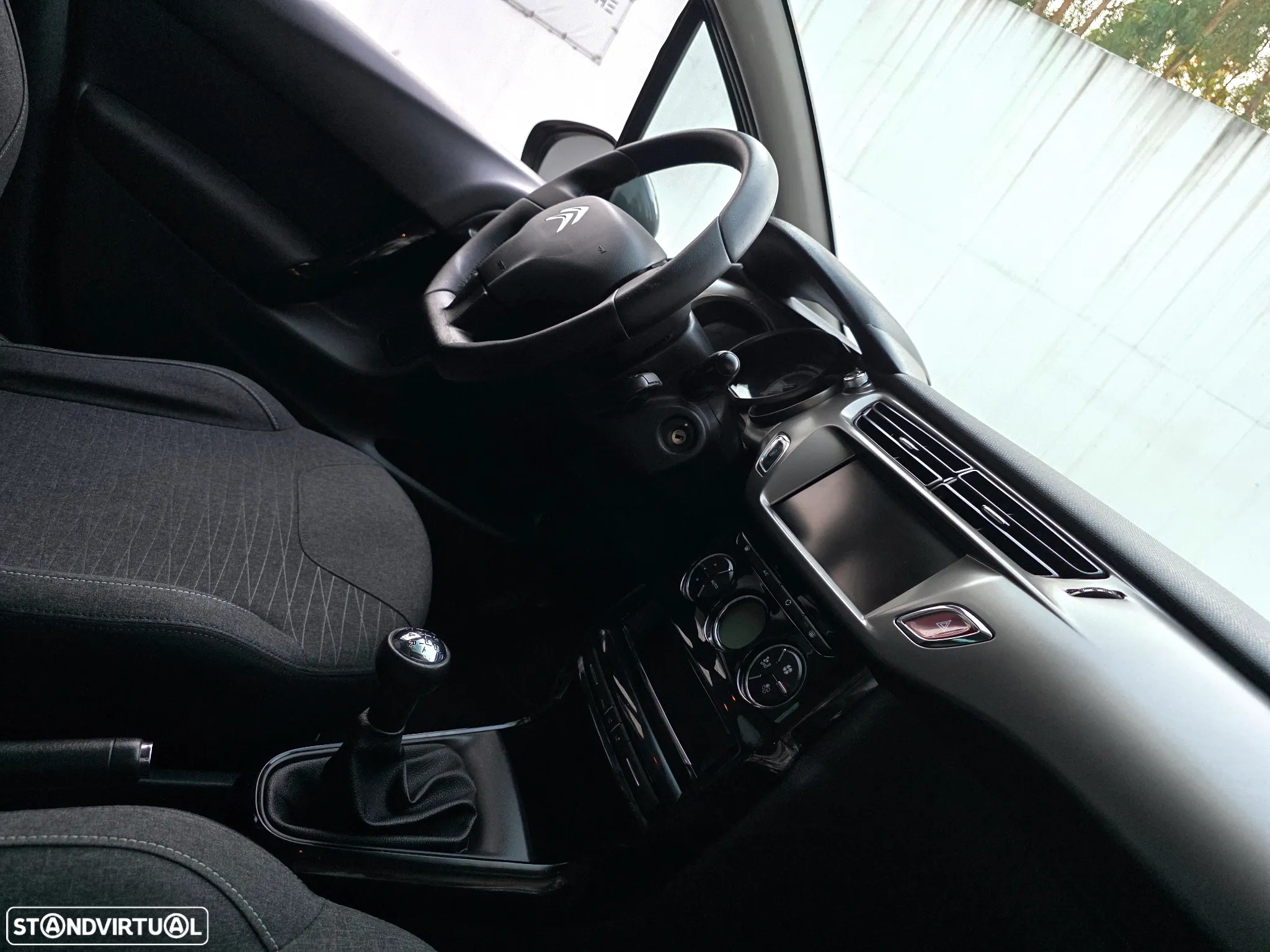 Citroën C3 1.6 BlueHDi Exclusive - 36