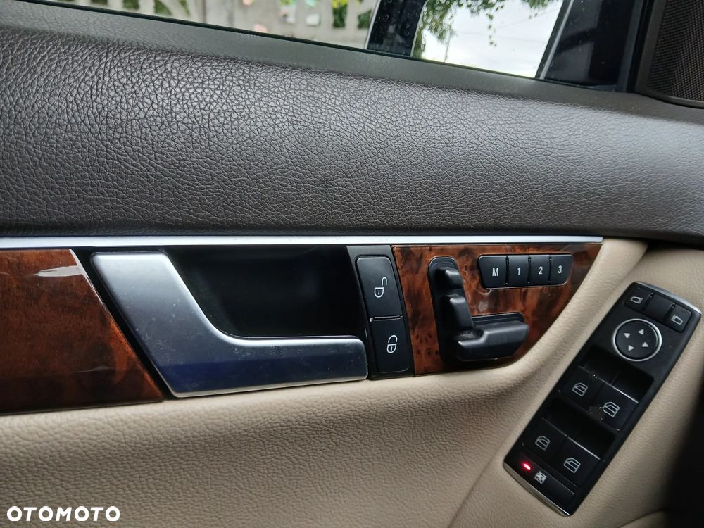 Mercedes-Benz Klasa C 250 CGI Automatik BlueEFFICIENCY SPORT EDITION - 21