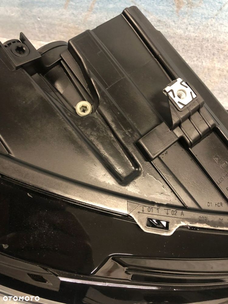 REFLEKTOR PRAWY VW GOLF VIII FULL LED - 3