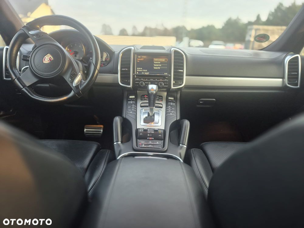 Porsche Cayenne - 8