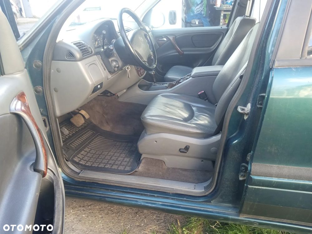 Mercedes-Benz ML 320 - 25