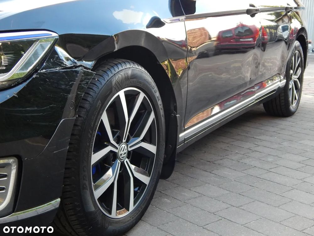 Volkswagen Passat - 11