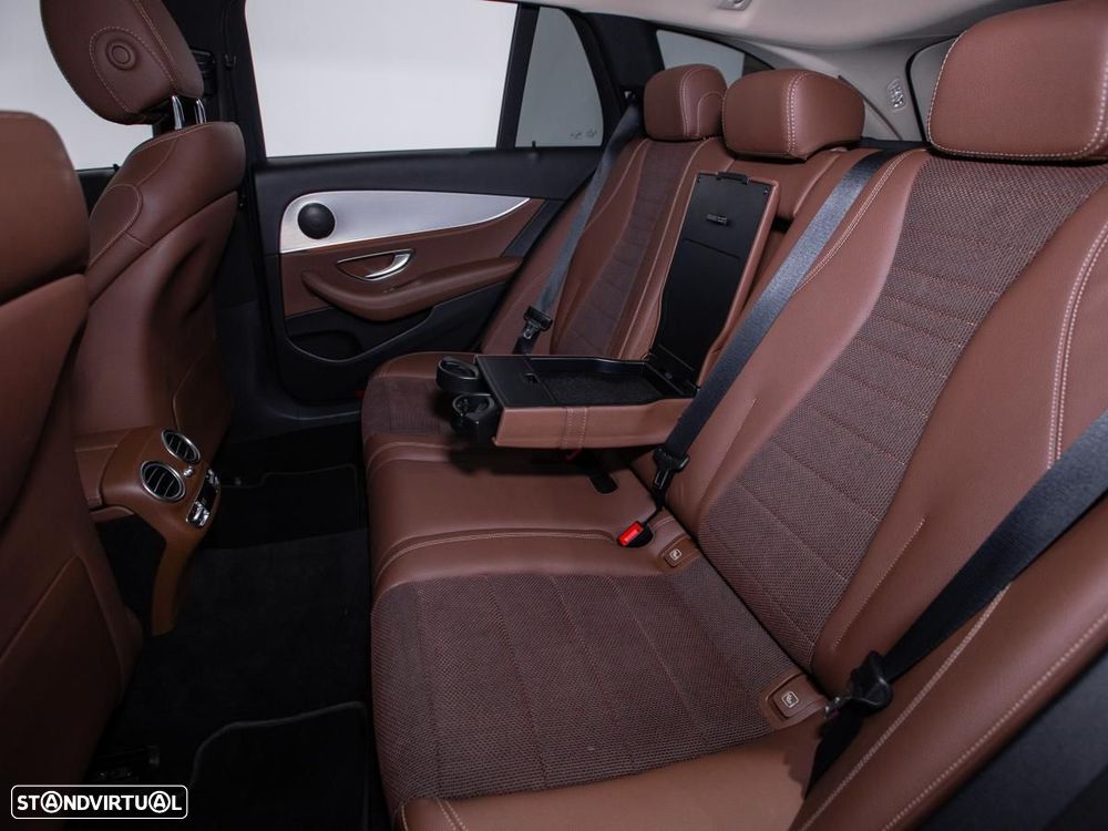 Mercedes-Benz E 300 de 9G-TRONIC - 11