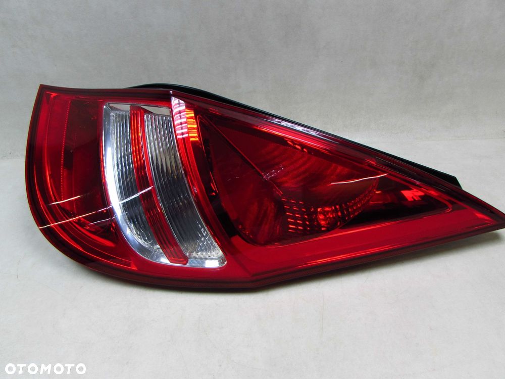 HYUNDAI I30 LIFT 10-12 LAMPA TYL PRAWA 92402-2R0 - 2