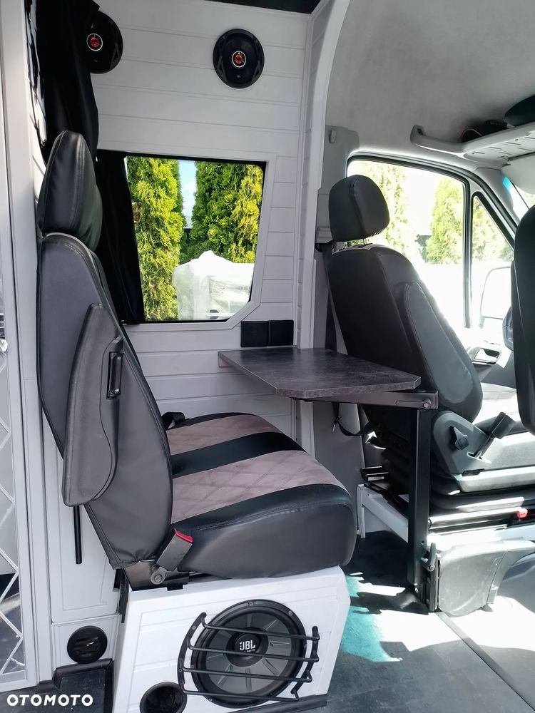 Mercedes-Benz Sprinter 319 - 14