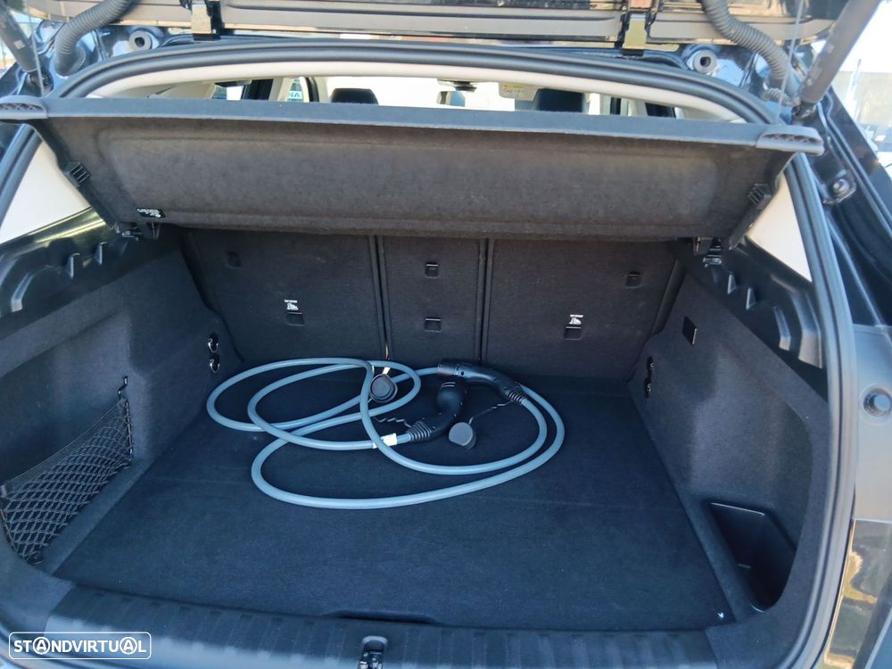 BMW iX1 eDrive20 xLine — fotografia 13