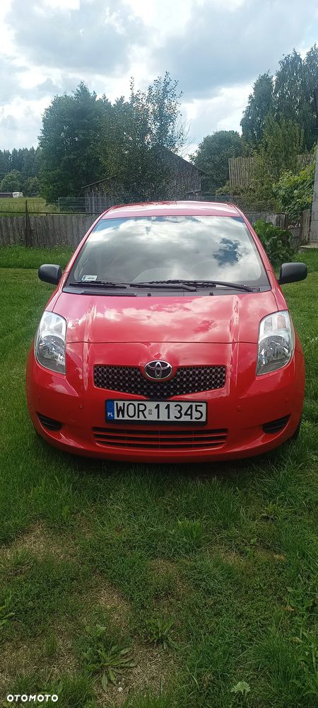 Toyota Yaris 1.3 Luna Premium - 2