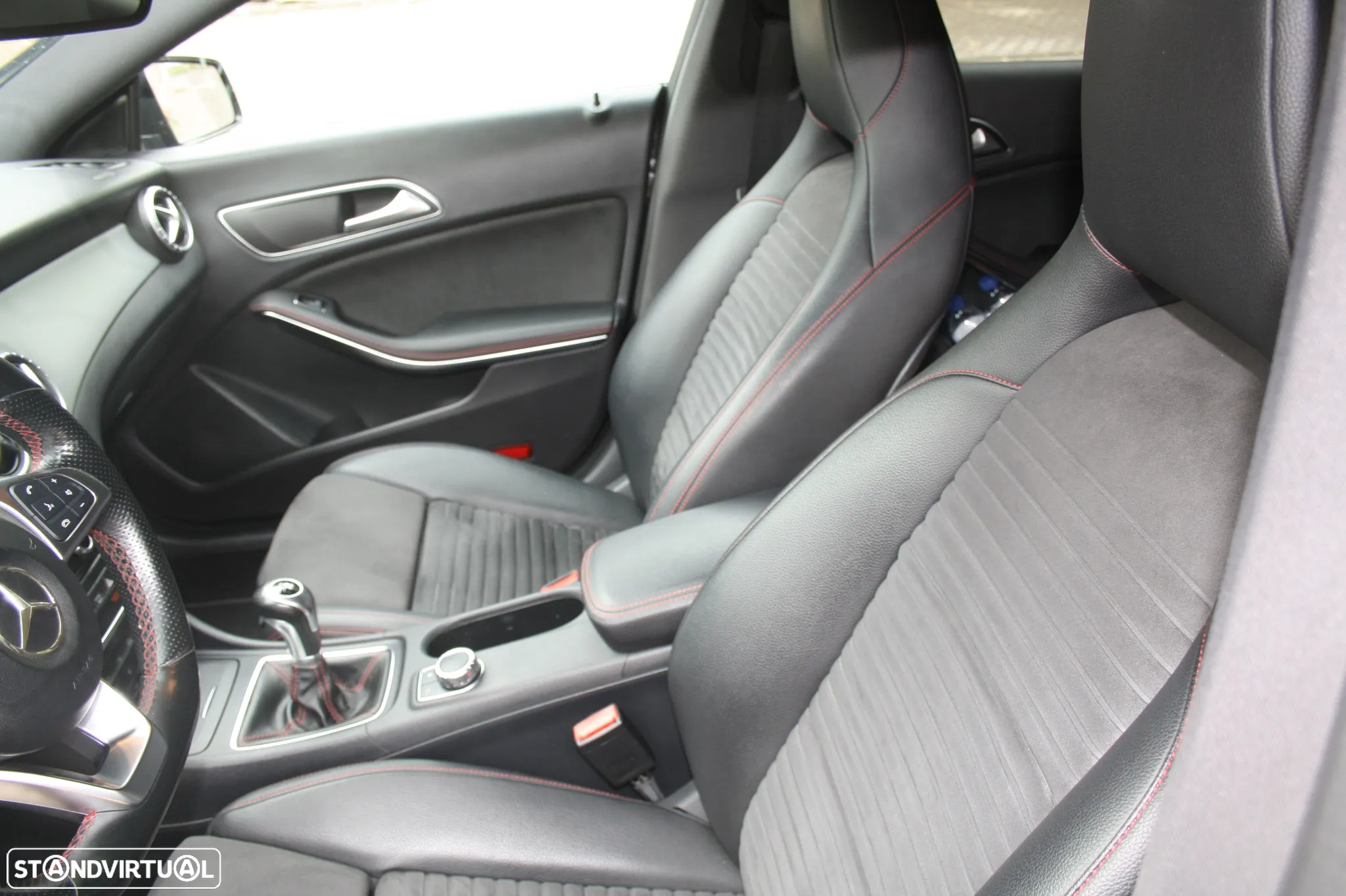 Mercedes-Benz CLA 180 d Shooting Brake AMG Line - 33