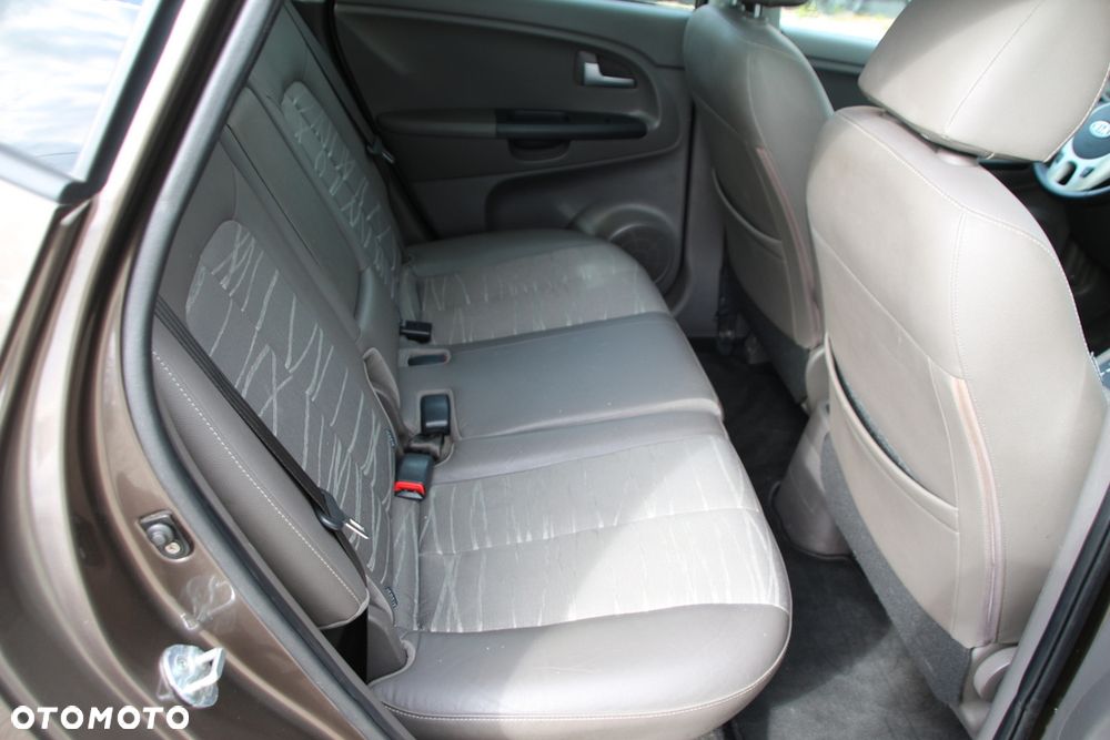 Kia Venga 1.6 CVVT Automatik UEFA EURO 2016 - 20