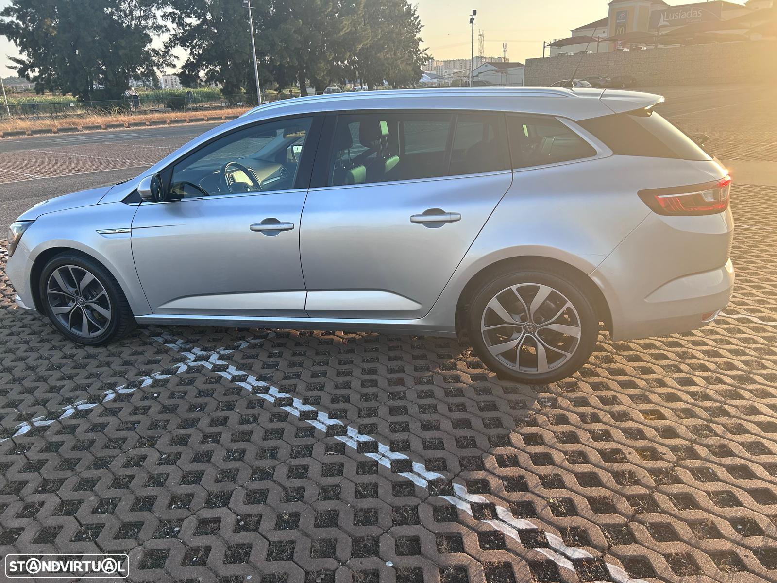 Renault Mégane Sport Tourer 1.5 dCi Bose Edition J18 - 10