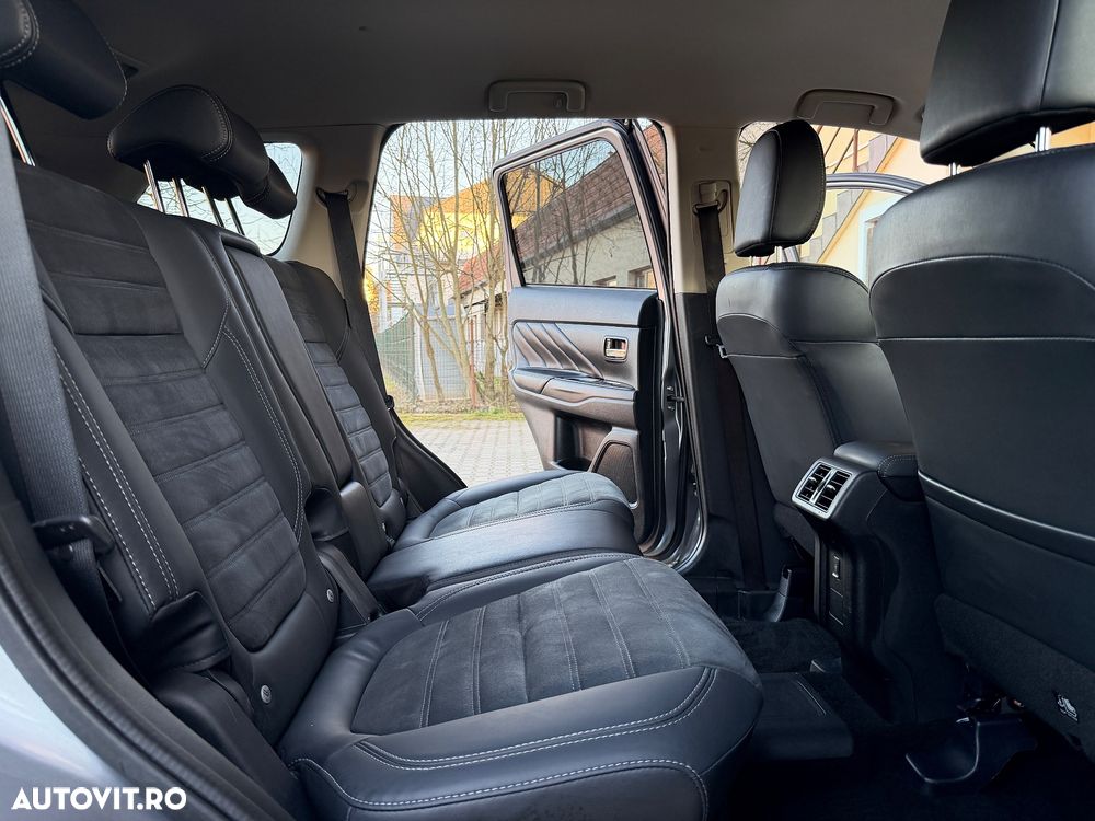 Mitsubishi Outlander - 29