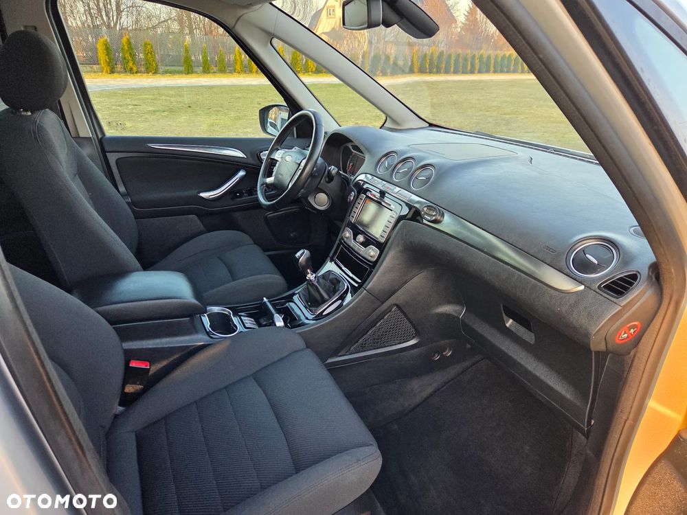 Ford Galaxy 2.2 TDCi DPF Titanium - 24