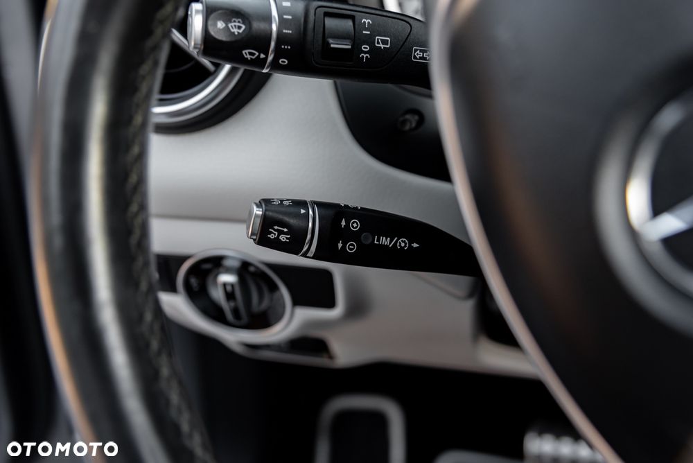 Mercedes-Benz Klasa A 250 4Matic 7G-DCT AMG Line - 31