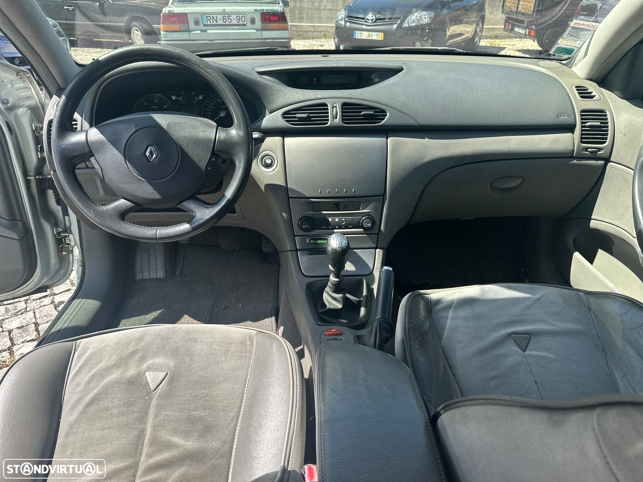 Renault Laguna Break 1.9 dCi Privilège - 10