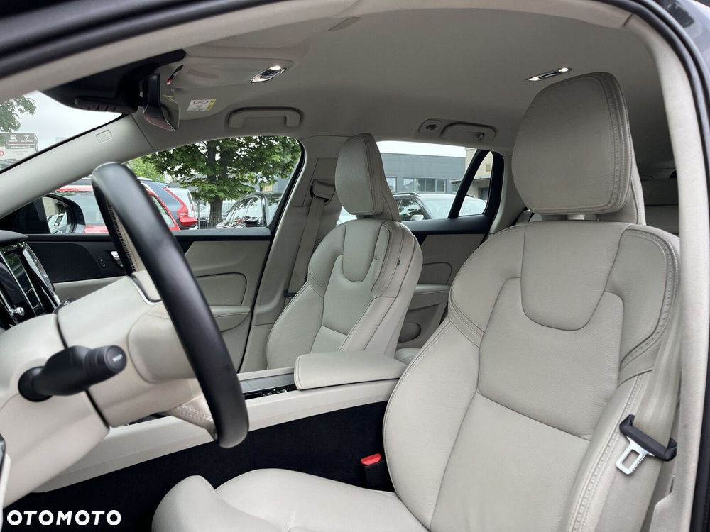 Volvo V60 D4 SCR AWD - 13