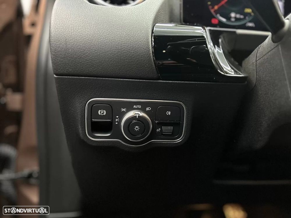 Mercedes-Benz GLA 250 e AMG Line - 12