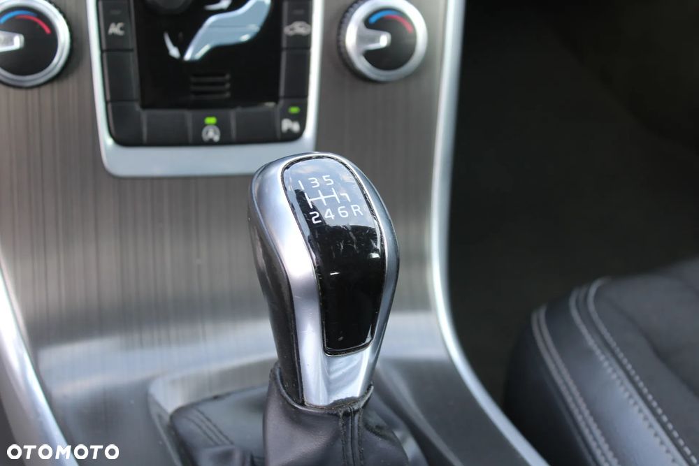 Volvo XC 60 D3 Momentum - 27