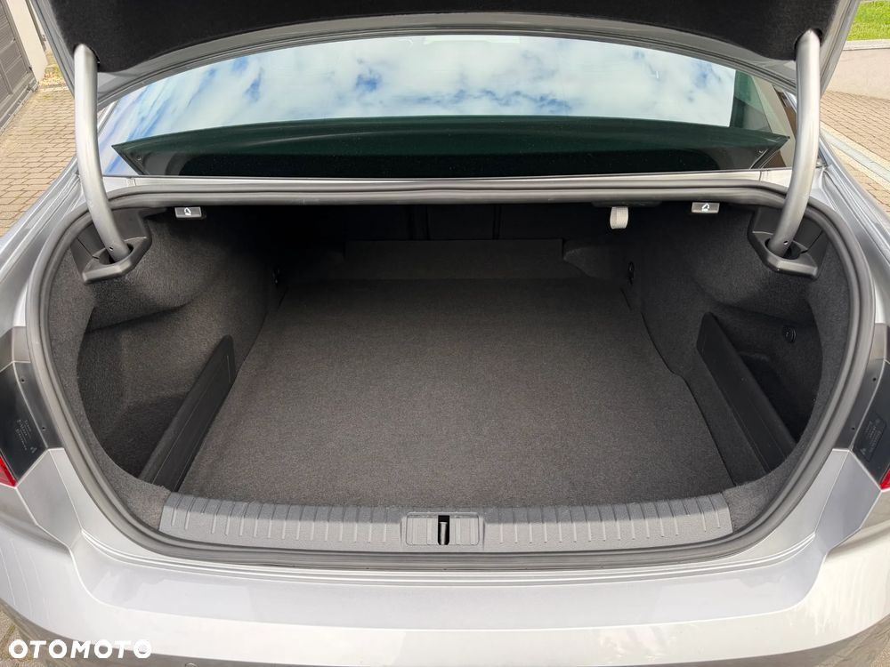 Volkswagen Passat 2.0 TSI Elegance DSG - 11