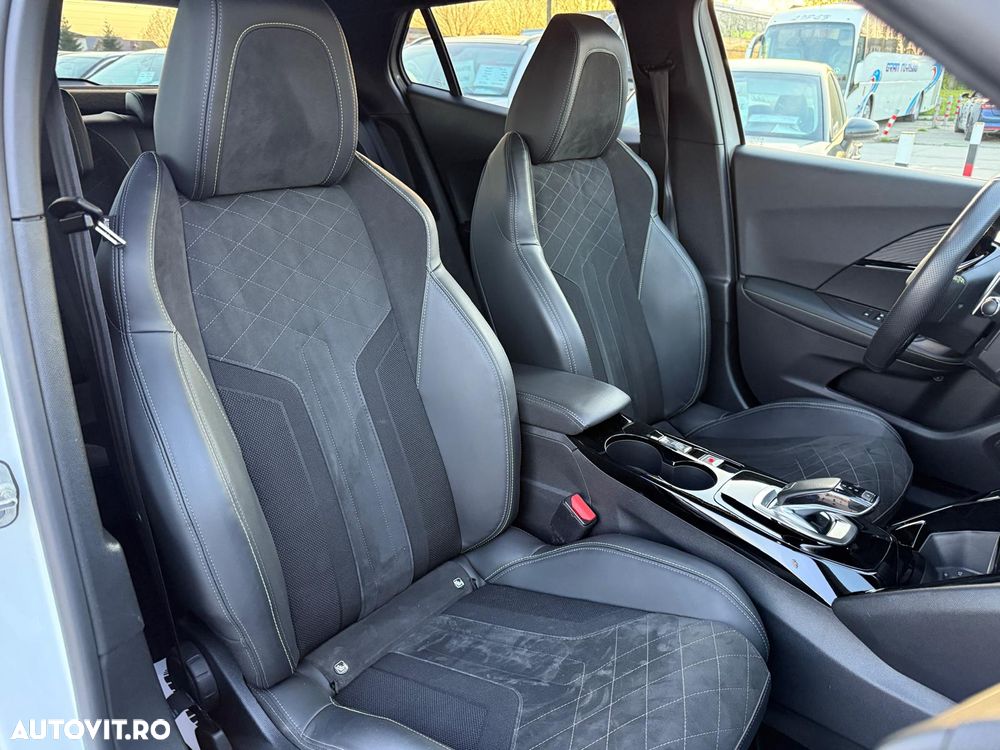 Peugeot 2008 PureTech 130 EAT8 GT Pack - 16