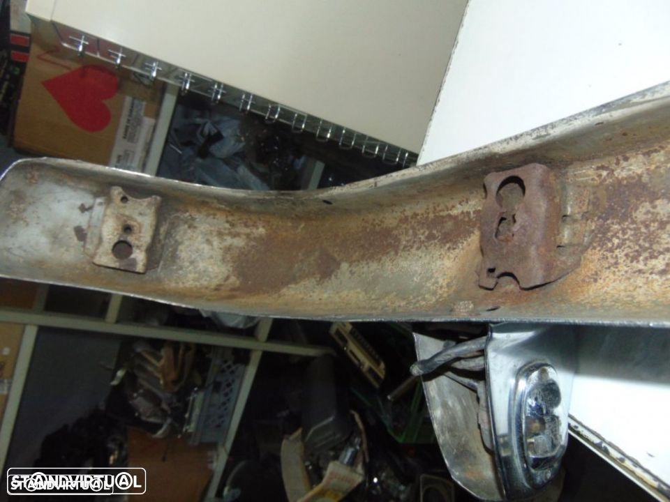 Mercedes W 111 pára-choques de trás - 6