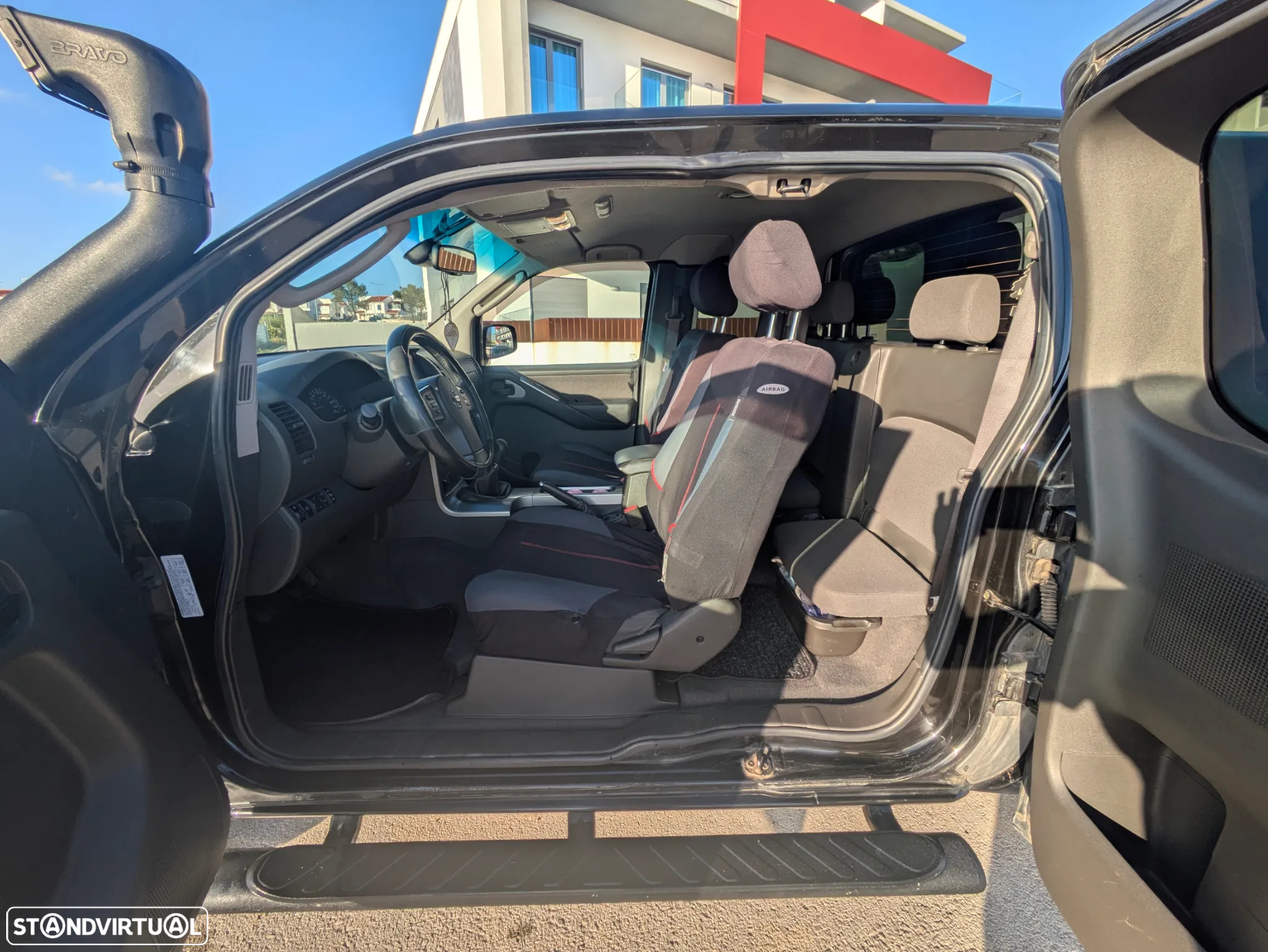 Nissan Navara 2.5 dCi KC SE+BDT - 12