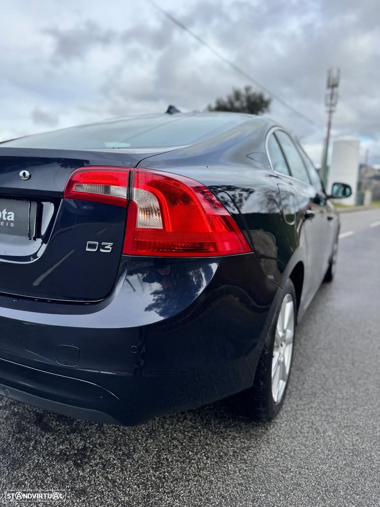 Volvo S60 2.0 D3 Momentum Geartronic - 10