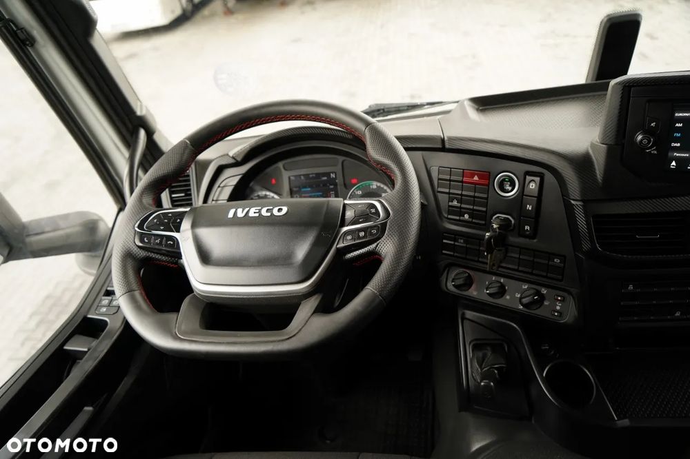 Iveco X-WAY 480 / 8X4 / WYWROTKA DWUSTRONNA / HYDROBURTA / HYDROKLAPA / AUTOMAT / SPROWADZONY - 31