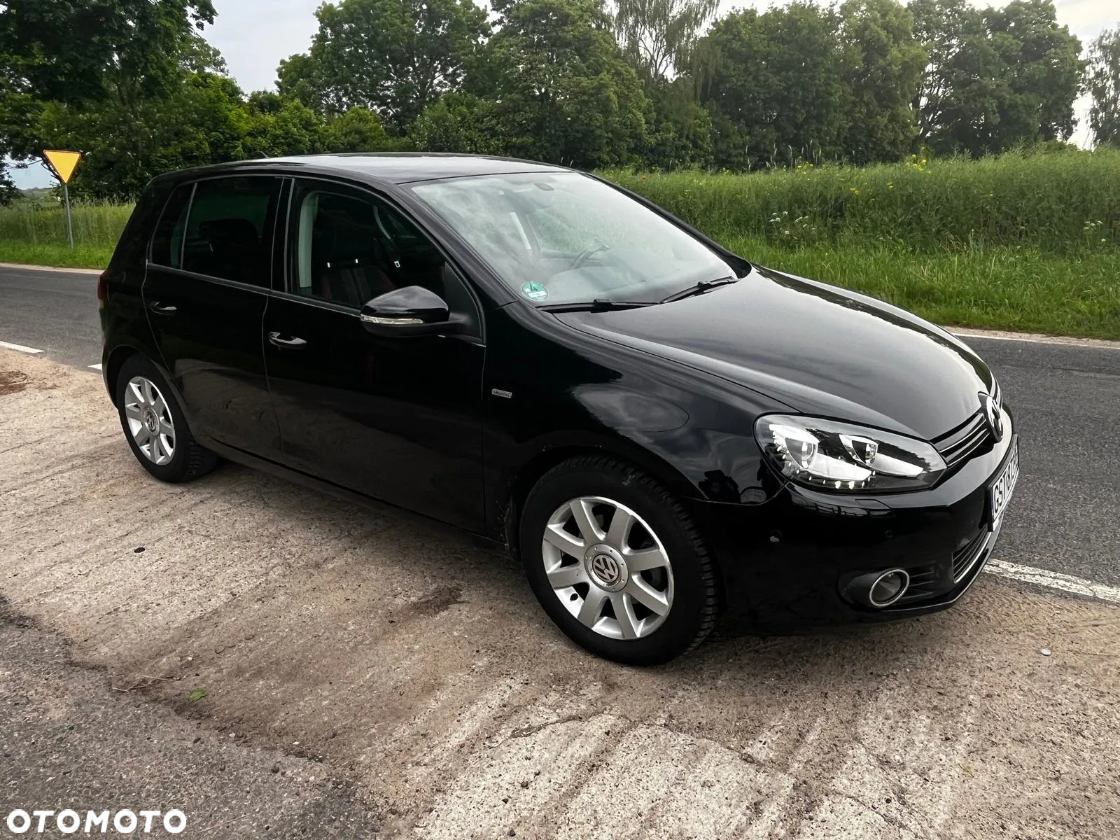Volkswagen Golf 2.0 TDI DPF BlueMotion Technology DSG MATCH - 2