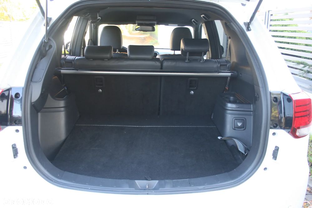 Mitsubishi Outlander - 27