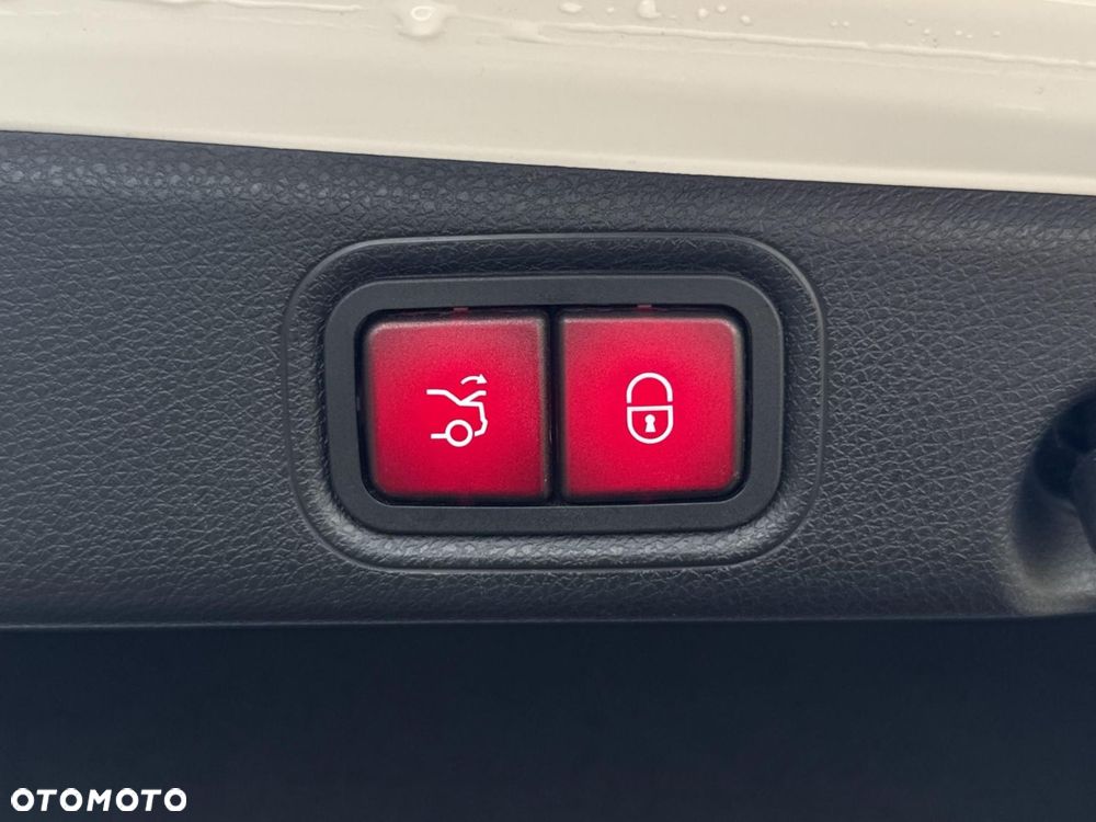 Mercedes-Benz Klasa E - 22