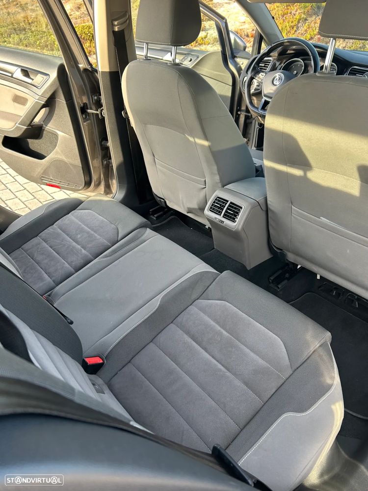 VW Golf 2.0 TDi Highline - 17