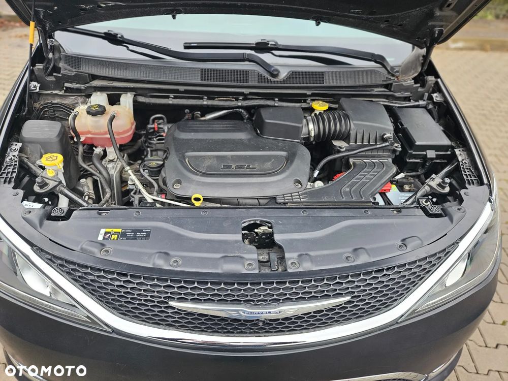 Chrysler Pacifica - 23